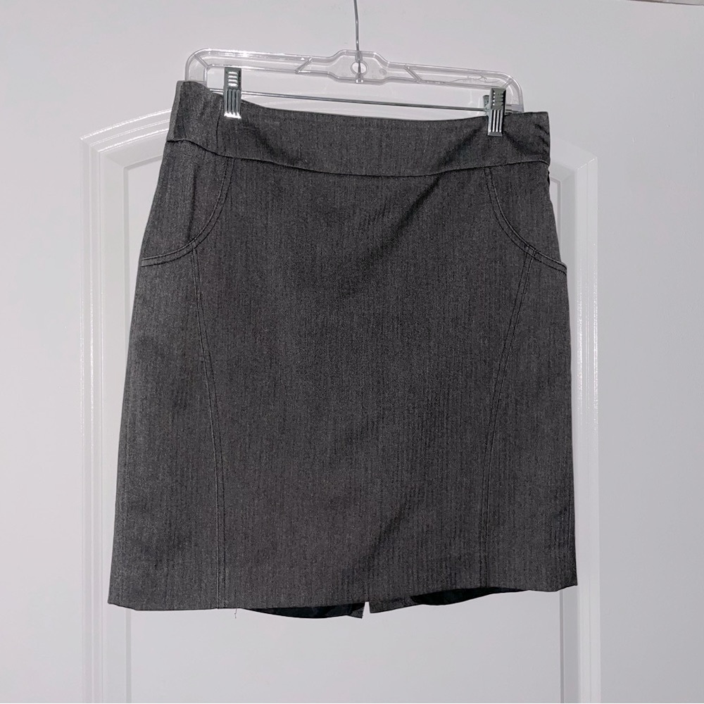 Ann Taylor Loft Grey pencil Skirt with pockets Size 6